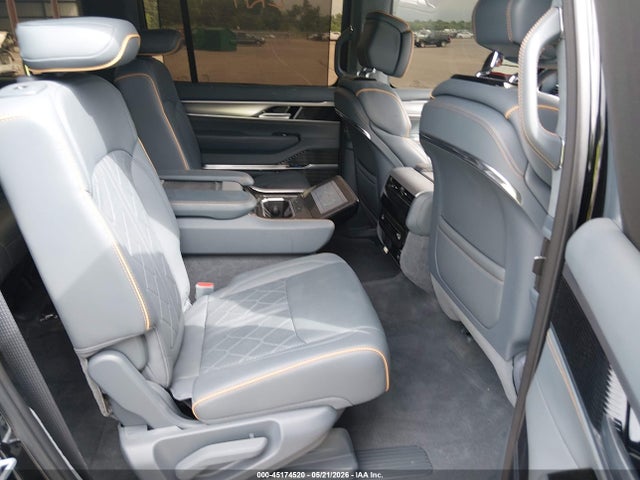 45174520 :رقم المزاد ، 1C4SJVGP2PS504828 vin ، 2023 Jeep Grand Wagoneer Series Iii 4x4 مزاد بيع