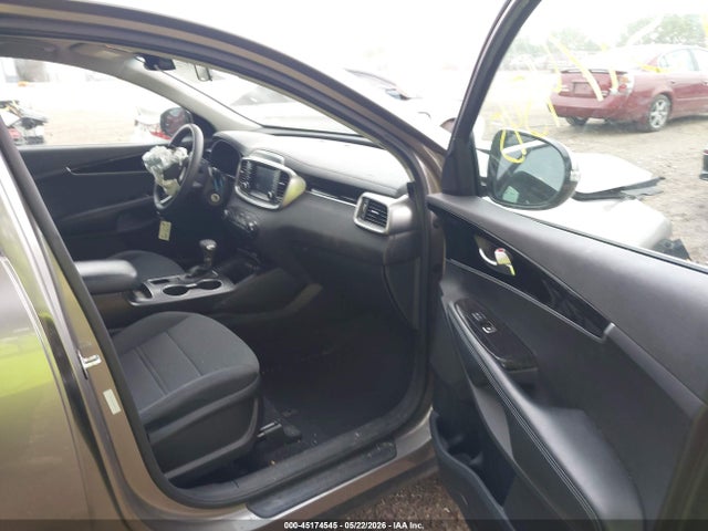 45174545 :رقم المزاد ، 5XYPG4A39KG479641 vin ، 2019 Kia Sorento 2.4l L مزاد بيع