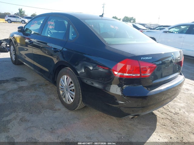 2014 Volkswagen Passat 1.8t S მანქანა იყიდება აუქციონზე, vin: 1VWAT7A30EC114497, აუქციონის ნომერი: 45174577