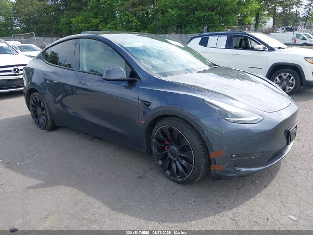 2022 Tesla Model Y Performance Dual Motor All-wheel Drive მანქანა იყიდება აუქციონზე, vin: 7SAYGDEF6NF533677, აუქციონის ნომერი: 45174580