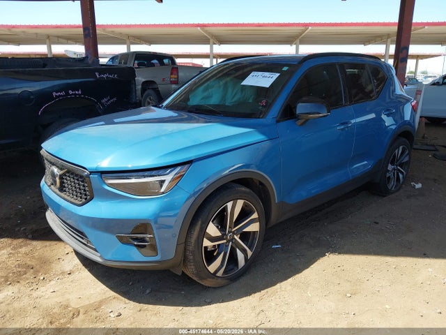 Volvo Xc40 B5 Ultimate Dark Theme 2023 YV4L12UM4P2944267 Image 2