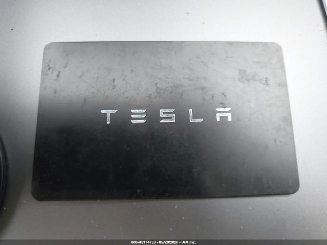 2025 Tesla Model Y Long Range Dual Motor All-wheel Drive მანქანა იყიდება აუქციონზე, vin: 7SAYGDEE8SF266965, აუქციონის ნომერი: 45174799