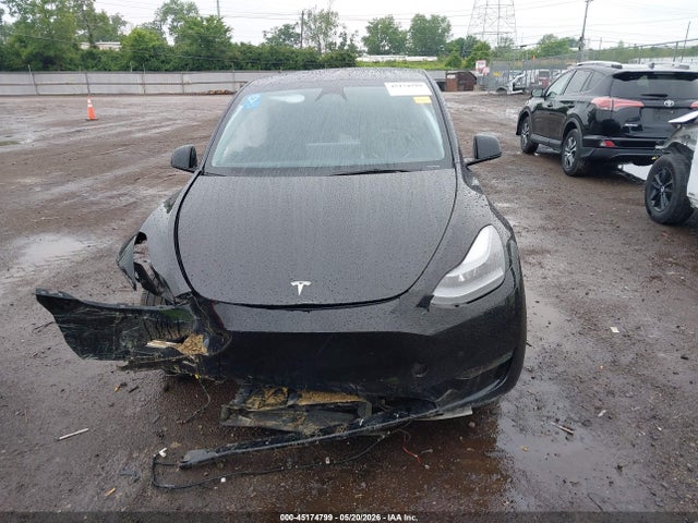 2025 Tesla Model Y Long Range Dual Motor All-wheel Drive მანქანა იყიდება აუქციონზე, vin: 7SAYGDEE8SF266965, აუქციონის ნომერი: 45174799
