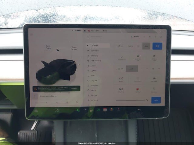 2025 Tesla Model Y Long Range Dual Motor All-wheel Drive მანქანა იყიდება აუქციონზე, vin: 7SAYGDEE8SF266965, აუქციონის ნომერი: 45174799