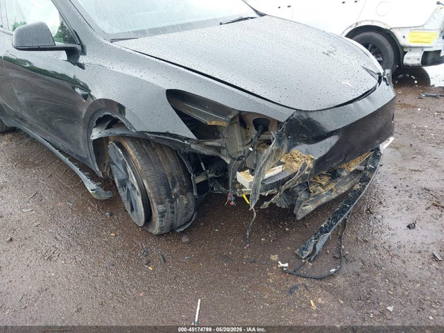 2025 Tesla Model Y Long Range Dual Motor All-wheel Drive მანქანა იყიდება აუქციონზე, vin: 7SAYGDEE8SF266965, აუქციონის ნომერი: 45174799