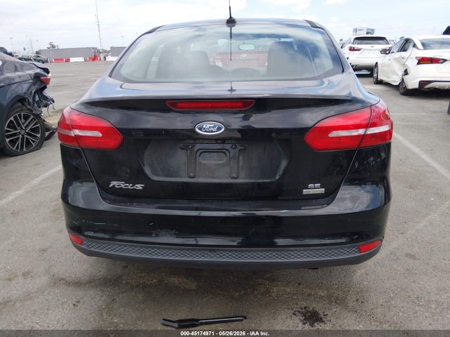 Ford FOCUS SE 2018 1FADP3FE1JL235756 Image 16