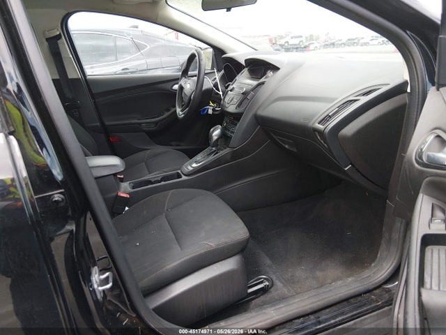 Ford FOCUS SE 2018 1FADP3FE1JL235756 Image 5