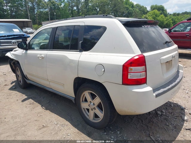 45174980 :رقم المزاد ، 1J4NT4FB4AD585490 vin ، 2010 Jeep Compass Sport مزاد بيع