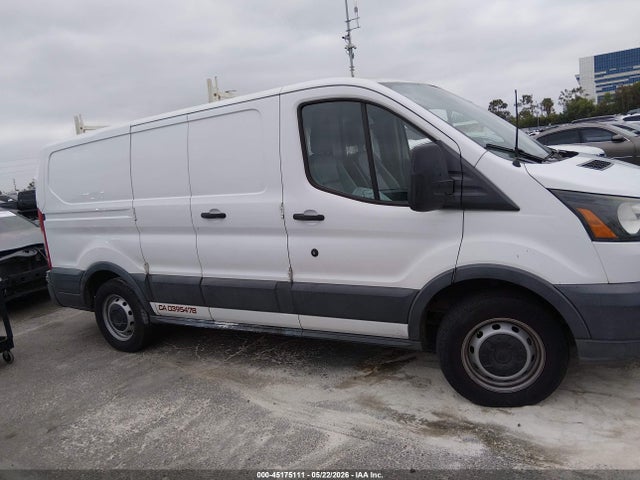 2015 Ford Transit-150 მანქანა იყიდება აუქციონზე, vin: 1FTNE1ZM4FKA83058, აუქციონის ნომერი: 45175111