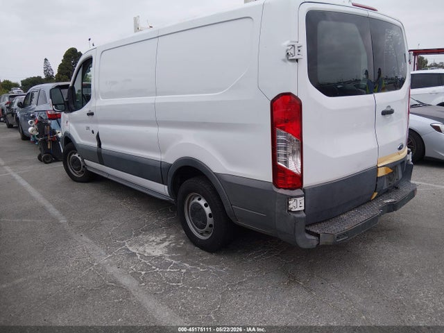 2015 Ford Transit-150 მანქანა იყიდება აუქციონზე, vin: 1FTNE1ZM4FKA83058, აუქციონის ნომერი: 45175111