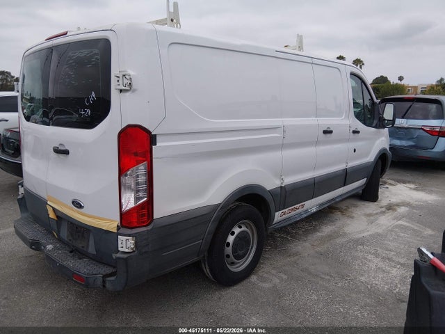 2015 Ford Transit-150 მანქანა იყიდება აუქციონზე, vin: 1FTNE1ZM4FKA83058, აუქციონის ნომერი: 45175111