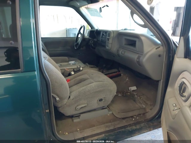 Aukcja sprzedaży 1998 Chevrolet K2500 Fleetside, vin: 1GCGK29R5WE172820, numer aukcji: 45175113