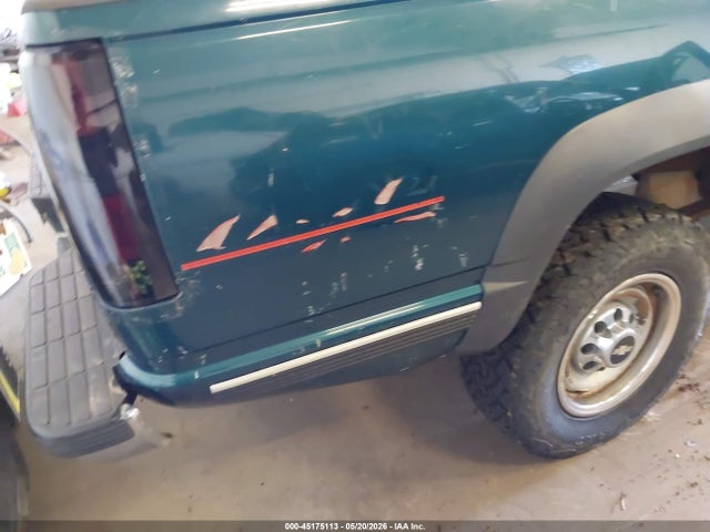 Aukcja sprzedaży 1998 Chevrolet K2500 Fleetside, vin: 1GCGK29R5WE172820, numer aukcji: 45175113