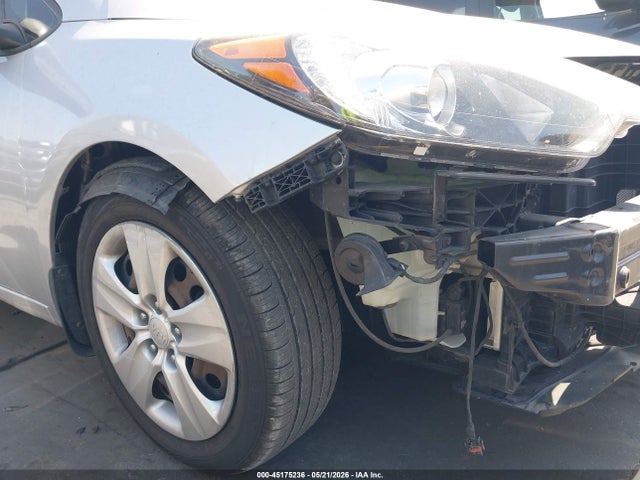 KIA FORTE LX 2016 KNAFK5A82G5526064 Image 13