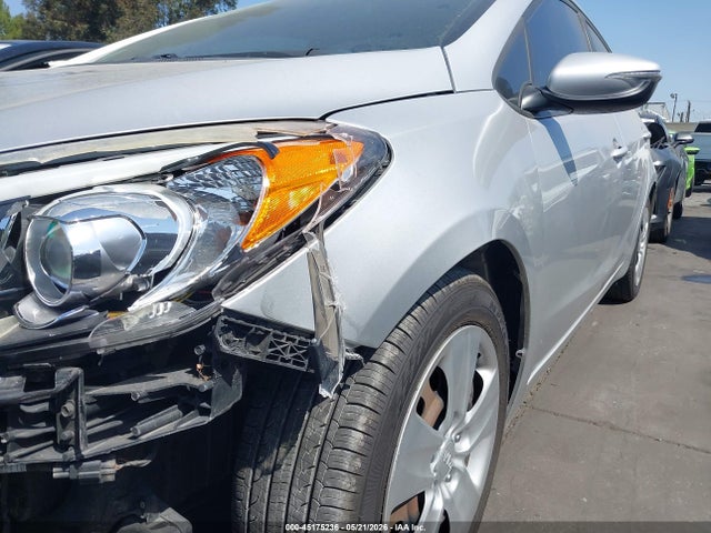 KIA FORTE LX 2016 KNAFK5A82G5526064 Image 16