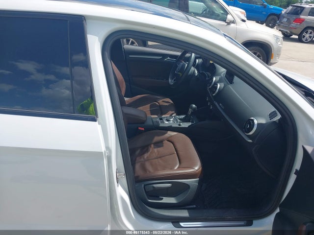Audi A3 40 Premium/40 Titanium Premium 2019 WAUAUGFF8KA111130 Image 5