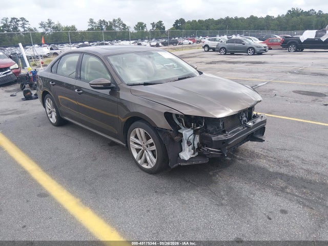 Продаж на аукціоні авто 2019 Volkswagen Passat 2.0t Wolfsburg Edition, vin: 1VWLA7A32KC000477, номер лоту: 45175344