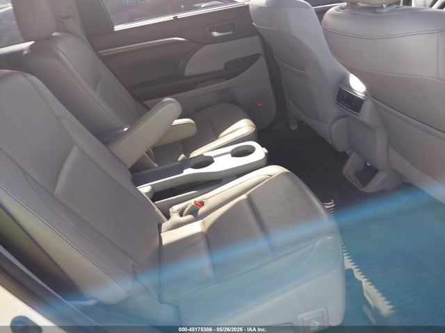 Продаж на аукціоні авто 2016 Toyota Highlander Limited V6, vin: 5TDDKRFH8GS326343, номер лоту: 45175386