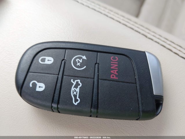 2015 Chrysler 200 C მანქანა იყიდება აუქციონზე, vin: 1C3CCCCG0FN582938, აუქციონის ნომერი: 45175403