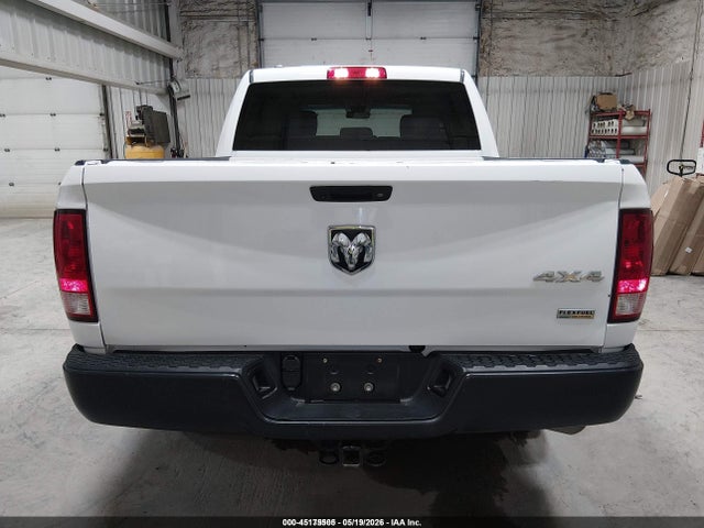 45175505 :رقم المزاد ، 1C6RR7KG1JS297177 vin ، 2018 Ram 1500 Tradesman  4x4 5'7 Box مزاد بيع