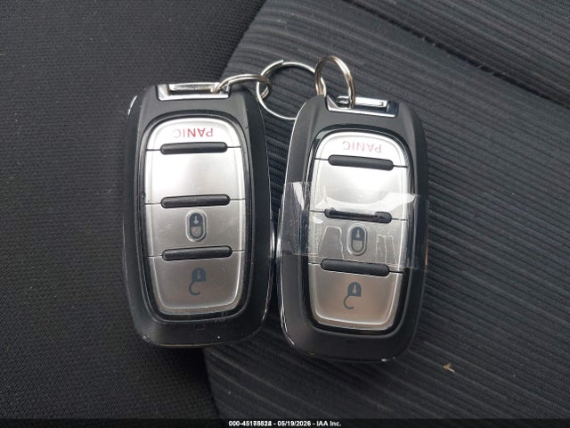 45175524 :رقم المزاد ، 2C4RC1CG1MR568508 vin ، 2021 Chrysler Voyager Lx مزاد بيع