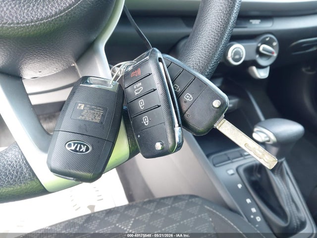 2020 Kia Rio 5-door S მანქანა იყიდება აუქციონზე, vin: 3KPA25AD3LE329140, აუქციონის ნომერი: 45175548