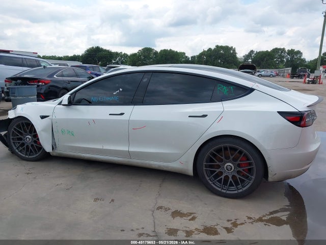 45175653 :رقم المزاد ، 5YJ3E1EC6NF259866 vin ، 2022 Tesla Model 3 Performance Dual Motor All-wheel Drive مزاد بيع