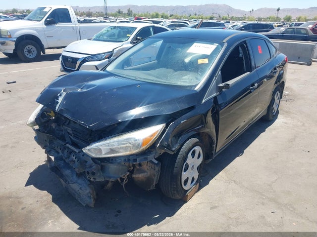 Ford FOCUS S 2018 1FADP3E2XJL260792 Image 2