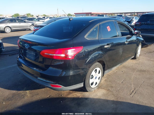 Ford FOCUS S 2018 1FADP3E2XJL260792 Image 4