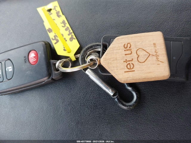Продажа на аукционе авто 2016 Toyota Prius V Three, vin: JTDZN3EU4GJ040799, номер лота: 45175666