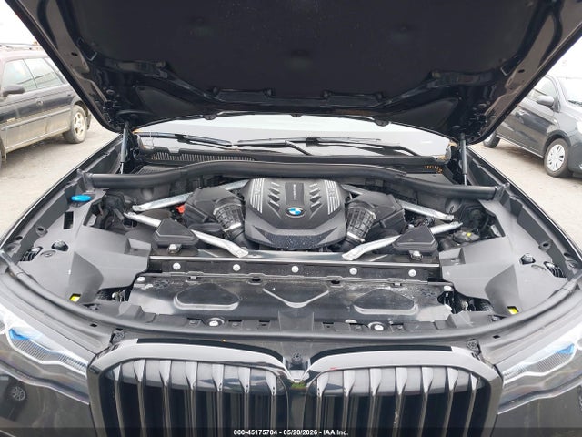 45175704 :رقم المزاد ، 5UXCX6C0XM9D74321 vin ، 2021 Bmw X7 M50i مزاد بيع