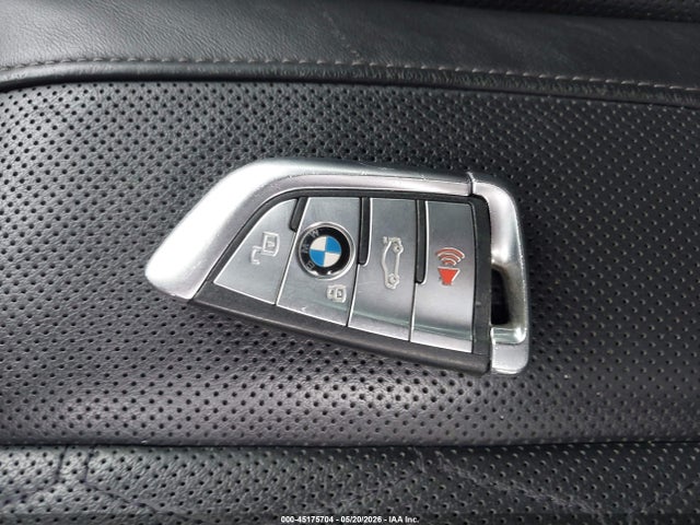 45175704 :رقم المزاد ، 5UXCX6C0XM9D74321 vin ، 2021 Bmw X7 M50i مزاد بيع