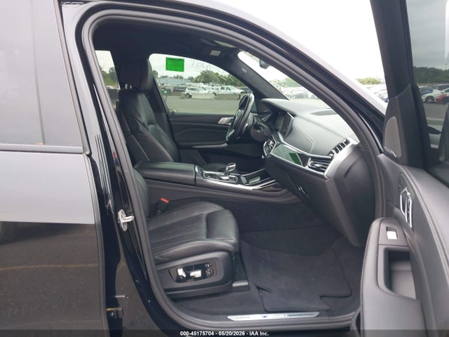 45175704 :رقم المزاد ، 5UXCX6C0XM9D74321 vin ، 2021 Bmw X7 M50i مزاد بيع