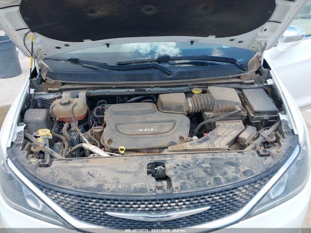 Auction sale of the 2017 Chrysler Pacifica Limited, vin: 2C4RC1GG2HR635522, lot number: 45175772