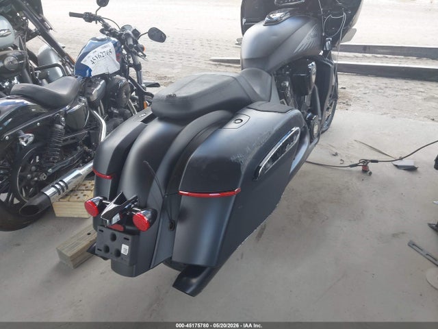 56KLCKRR0R3424527 INDIAN MOTORCYCLE CO. Challenger Darkhorse W/powerband Audio