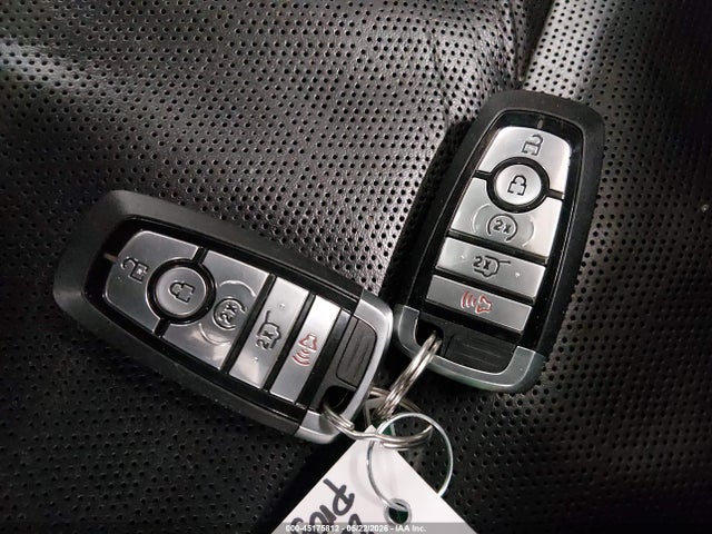 Продажа на аукционе авто 2022 Ford Explorer Platinum, vin: 1FM5K8HCXNGA98185, номер лота: 45175812
