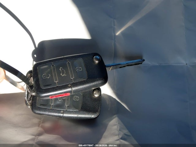 2007 Volkswagen New Beetle 2.5 მანქანა იყიდება აუქციონზე, vin: 3VWRF31Y77M416580, აუქციონის ნომერი: 45175847