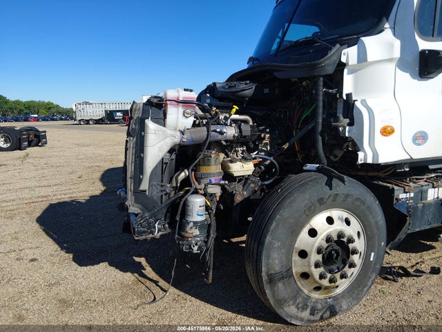 45175986 :رقم المزاد ، 3AKJGLDVXLDLG7561 vin ، 2020 Freightliner Cascadia 125 مزاد بيع