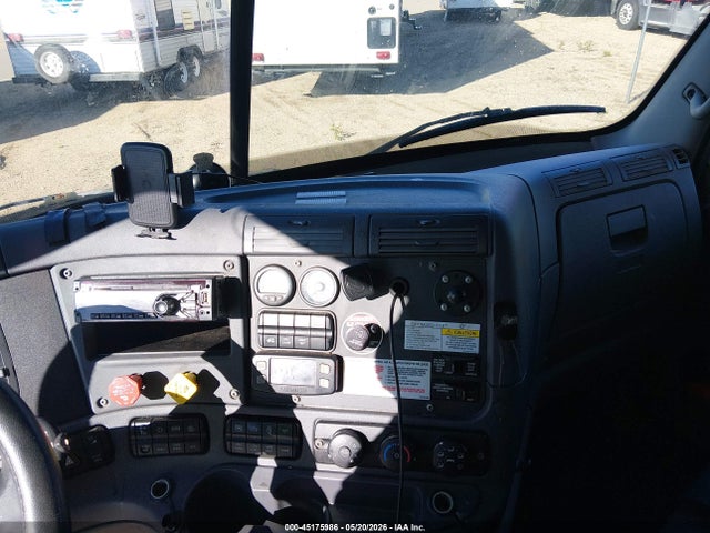 45175986 :رقم المزاد ، 3AKJGLDVXLDLG7561 vin ، 2020 Freightliner Cascadia 125 مزاد بيع