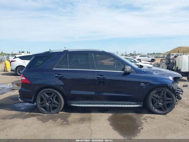 Mercedes-Benz Ml 63 Amg 4matic 2015 4JGDA7EB2FA474807 Image 13