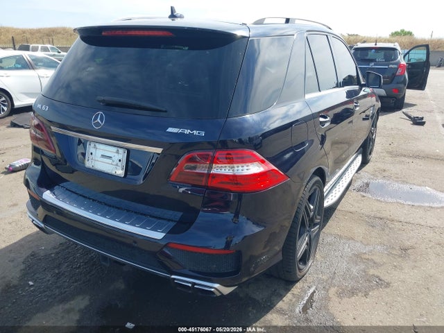 Mercedes-Benz Ml 63 Amg 4matic 2015 4JGDA7EB2FA474807 Image 4