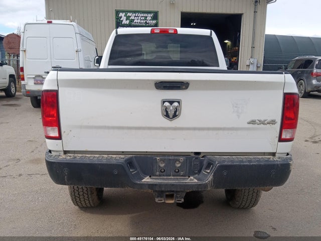 3C6TR5HTXJG147459 RAM 2500 Tradesman 4x4 8&#039; Box