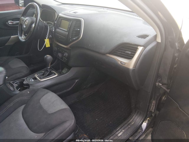 45176105 :رقم المزاد ، 1C4PJLCB7JD551949 vin ، 2018 Jeep Cherokee Latitude Fwd مزاد بيع
