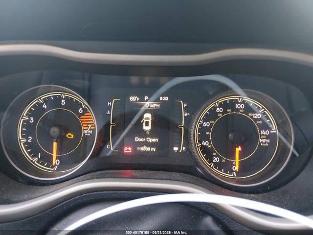 45176105 :رقم المزاد ، 1C4PJLCB7JD551949 vin ، 2018 Jeep Cherokee Latitude Fwd مزاد بيع