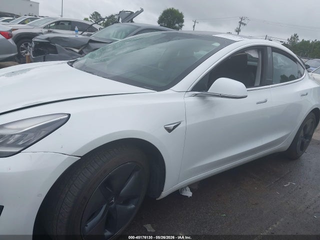 45176130 :رقم المزاد ، 5YJ3E1EB1JF067076 vin ، 2018 Tesla Model 3 Long Range/performance مزاد بيع