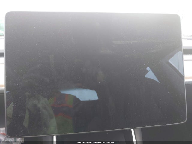 45176130 :رقم المزاد ، 5YJ3E1EB1JF067076 vin ، 2018 Tesla Model 3 Long Range/performance مزاد بيع