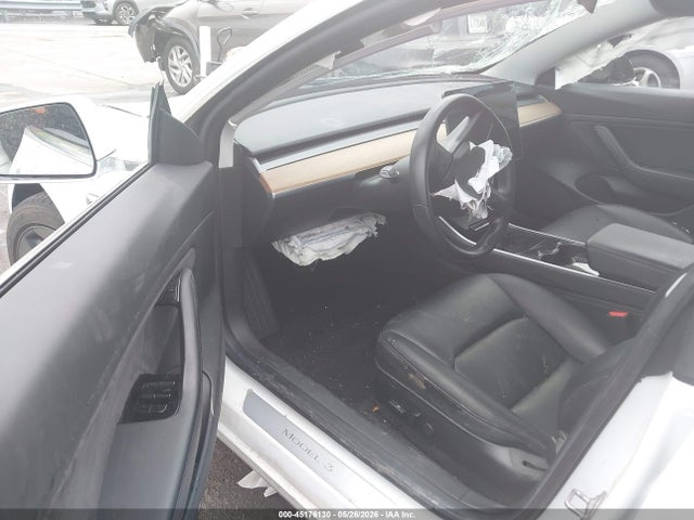 45176130 :رقم المزاد ، 5YJ3E1EB1JF067076 vin ، 2018 Tesla Model 3 Long Range/performance مزاد بيع