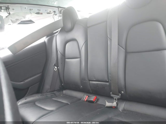 45176130 :رقم المزاد ، 5YJ3E1EB1JF067076 vin ، 2018 Tesla Model 3 Long Range/performance مزاد بيع