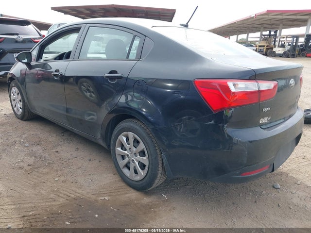 45176209 :رقم المزاد ، KNADM4A31F6528199 vin ، 2015 Kia Rio Lx مزاد بيع
