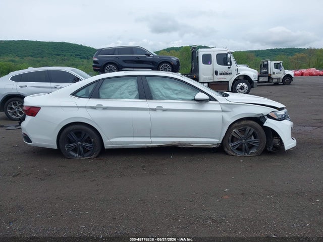 Продажа на аукционе авто 2024 Volkswagen Jetta 1.5t Se, vin: 3VW7M7BU0RM102837, номер лота: 45176238